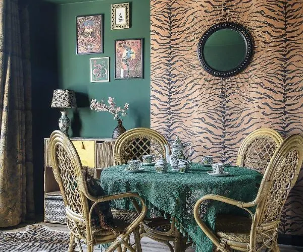 The Emerald Suite By Margate Suites